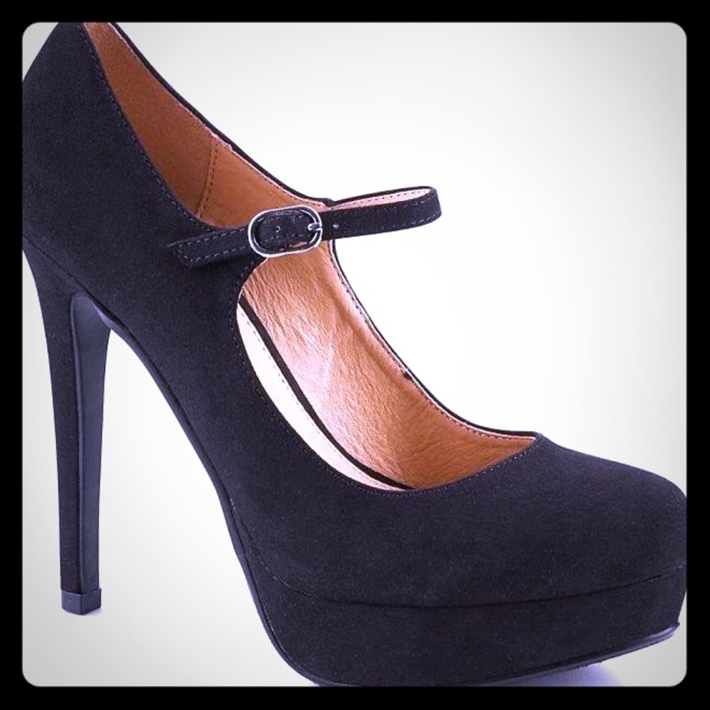 Never worn gorgeous black heels